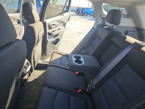 Used 2022 GMC Terrain SLE w/ Driver Convenience Package image 13