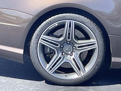 Used 2015 Mercedes-Benz SL 63 AMG w/ Driver Assistance Package image 41