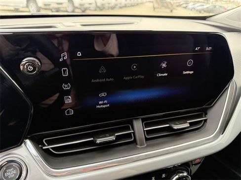 Used 2025 Chevrolet Trax LT w/ Driver Confidence Package image 21