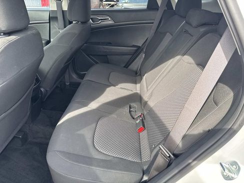 Used 2023 Kia Sportage LX image 15