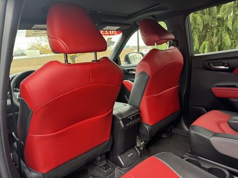 Certified 2023 Toyota Highlander XSE image 33