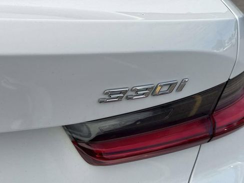 Used 2021 BMW 330i xDrive Sedan w/ Premium Package AWD/4WD image 14