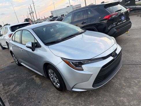 Used 2026 Toyota Corolla LE FWD image 6