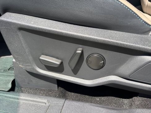 Used 2023 Ford Bronco Wildtrak image 11