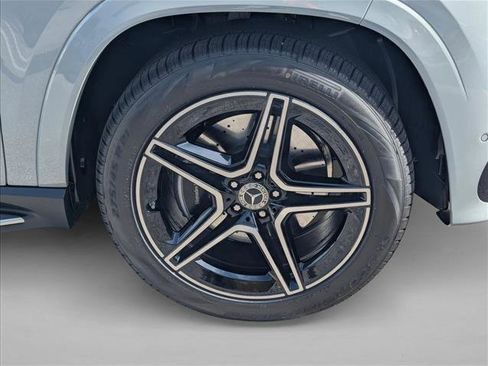 New 2026 Mercedes-Benz GLS 450 4MATIC image 9