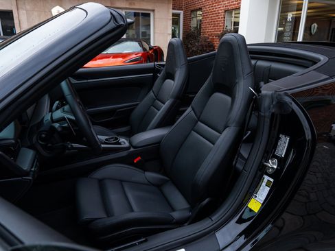 Used 2025 Porsche 911 Carrera image 15