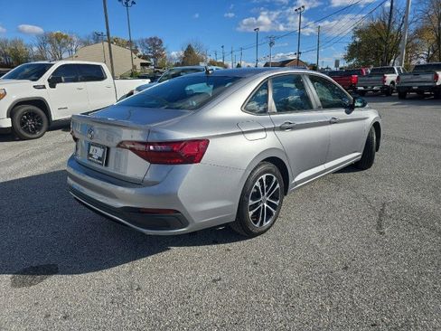 Used 2024 Volkswagen Jetta Sport image 10