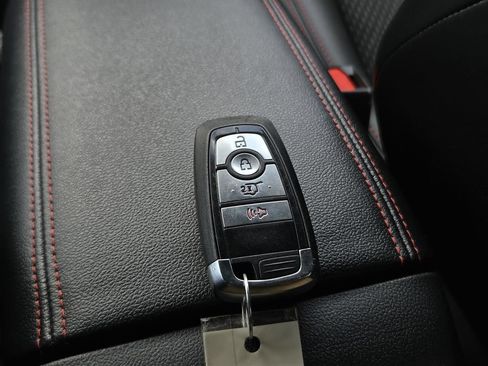 Used 2025 Ford Escape ST-Line FWD image 32