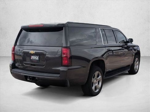Used 2018 Chevrolet Suburban LS RWD image 5