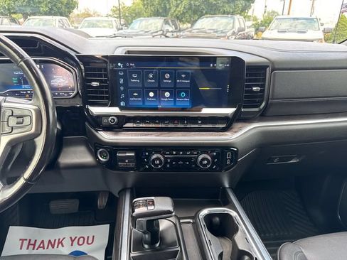 Used 2022 Chevrolet Silverado 1500 LTZ w/ LTZ Premium Package AWD/4WD image 17