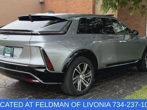 Used 2024 Cadillac Lyriq Luxury AWD/4WD image 8
