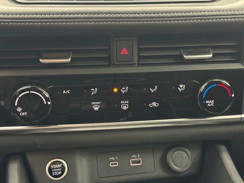 Used 2023 Nissan Rogue S image 24