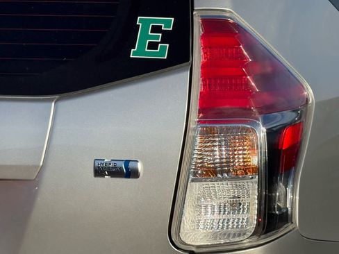 Used 2017 Toyota Prius V Three image 14