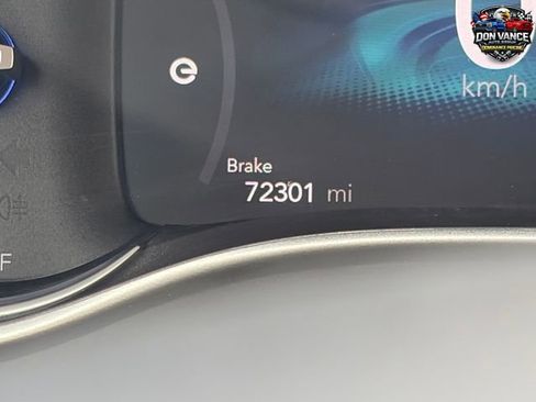 Certified 2023 Chrysler Pacifica Touring-L FWD image 16