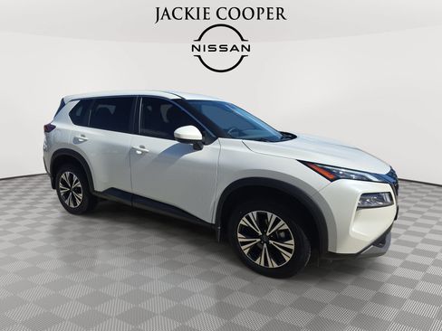 Used 2023 Nissan Rogue SV FWD image 3
