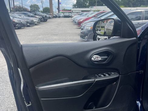 Used 2014 Jeep Cherokee Latitude image 12