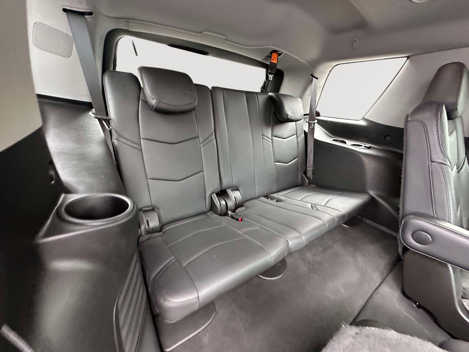 Used 2020 Cadillac Escalade Premium Luxury AWD/4WD image 33