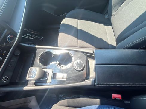 Used 2023 Nissan Rogue S AWD/4WD image 18