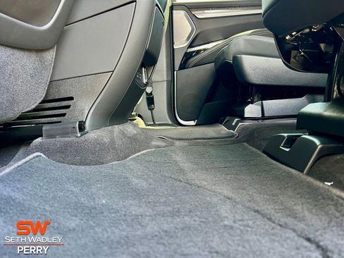 Used 2025 Cadillac Escalade V image 12