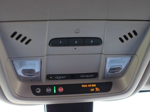Used 2024 GMC Terrain SLT FWD image 51