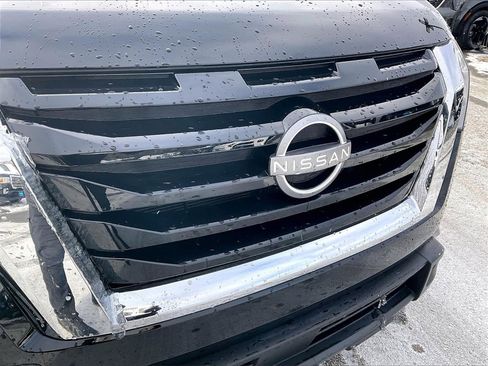 Used 2024 Nissan Pathfinder S image 28