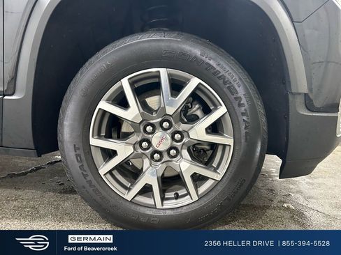 Used 2023 GMC Acadia SLE image 11