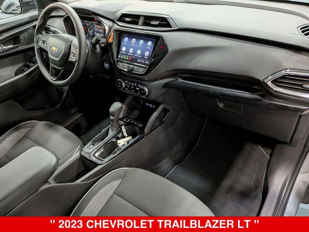 Used 2023 Chevrolet TrailBlazer LT w/ Convenience Package AWD/4WD image 35