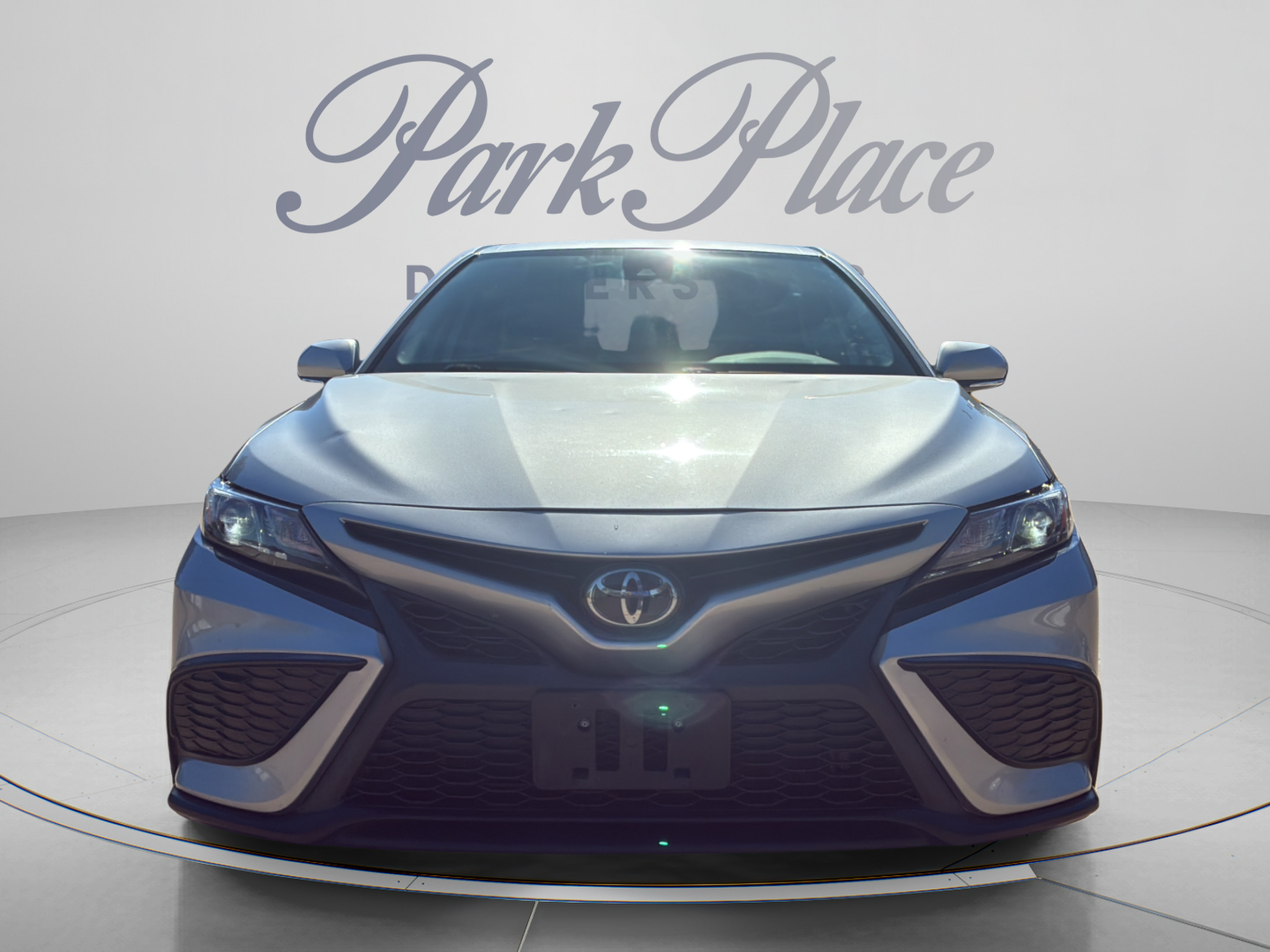 Used 2023 Toyota Camry SE FWD image 8