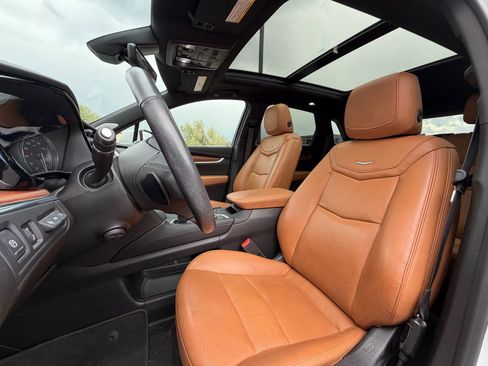 Used 2021 Cadillac XT5 Premium Luxury image 14