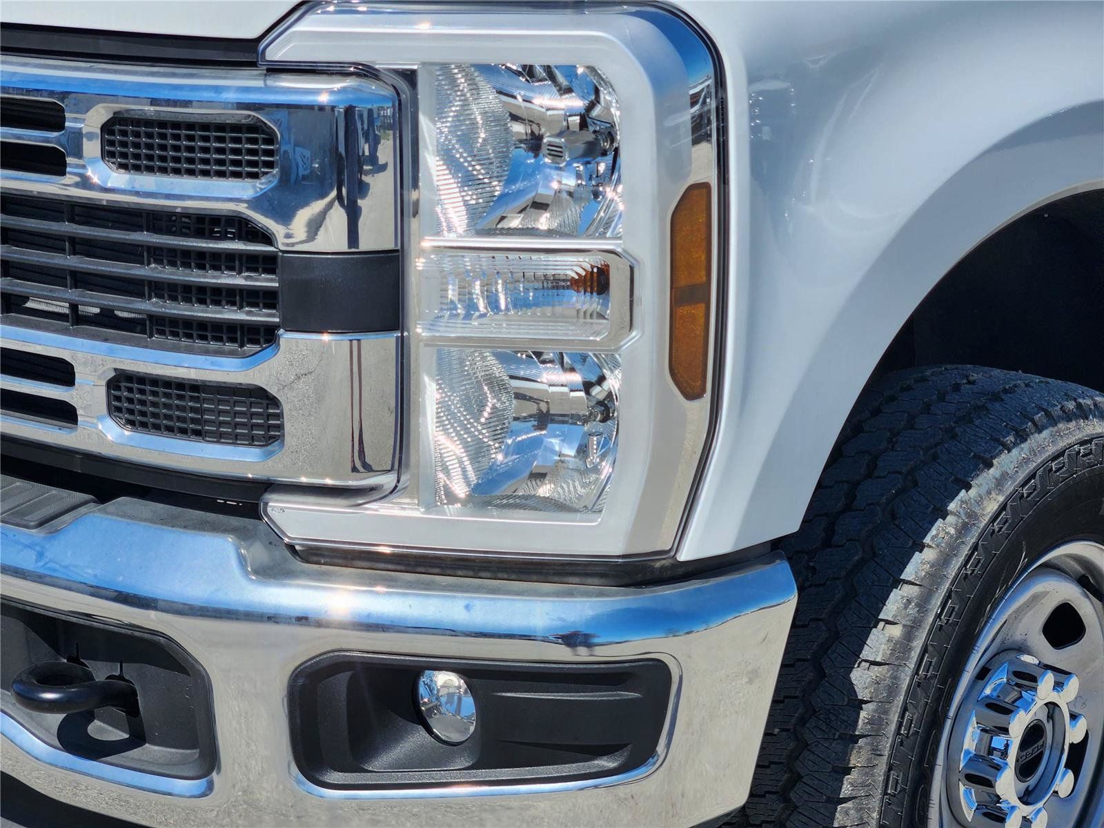 New 2025 Ford F350 XL w/ XL Chrome Package AWD/4WD image 6