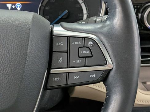 Used 2021 Toyota Highlander Limited image 29