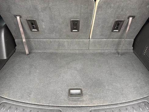 Used 2019 Buick Enclave Essence image 11