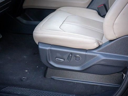 Used 2024 Ford Expedition Limited image 13