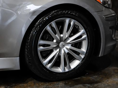 Used 2013 Hyundai Genesis 3.8 w/ Premium Pkg RWD image 49
