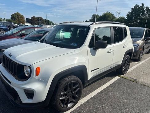 Used 2021 Jeep Renegade Latitude AWD/4WD image 2