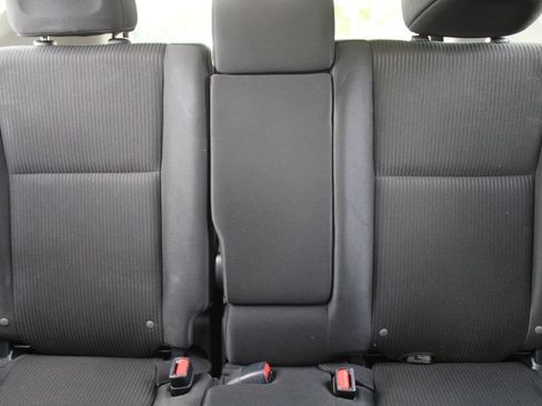 Used 2018 Toyota RAV4 LE FWD image 47