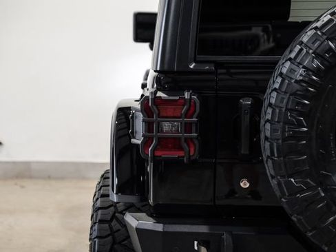 Used 2020 Jeep Wrangler Unlimited Rubicon AWD/4WD image 36