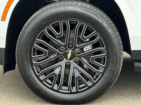 New 2026 Chevrolet Suburban RST w/ RST Capability Package image 39