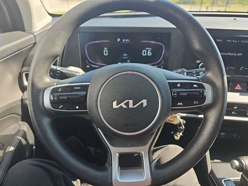 Used 2025 Kia Sportage LX FWD image 29
