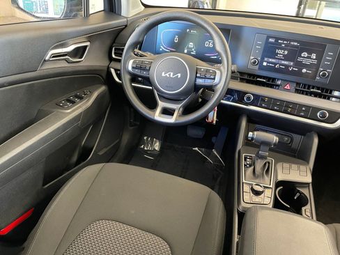 Used 2025 Kia Sportage LX image 33