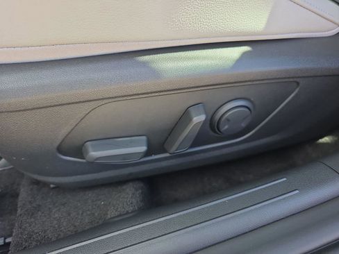 New 2026 Hyundai Elantra Limited FWD image 18