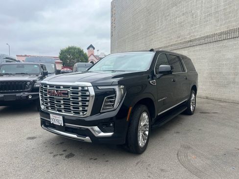 Used 2025 GMC Yukon XL Denali AWD/4WD image 1