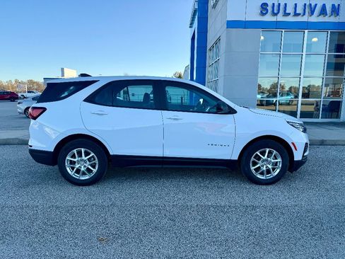 Used 2022 Chevrolet Equinox LS image 5