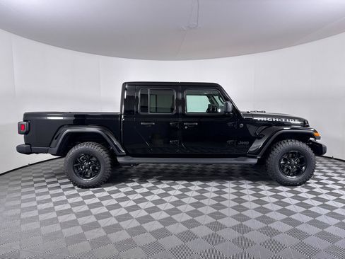 New 2025 Jeep Gladiator Sport image 10