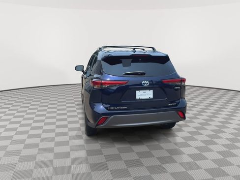 Used 2021 Toyota Highlander Limited AWD/4WD image 7