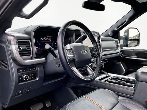 Used 2024 Ford F250 Platinum image 19