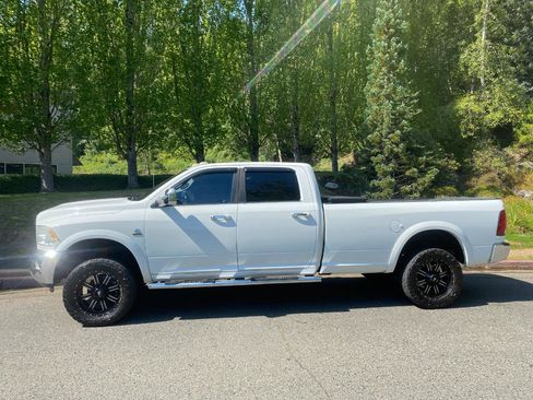 Used 2011 RAM 2500 Laramie w/ Cold Weather Group AWD/4WD image 8