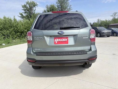 Used 2014 Subaru Forester 2.5i Premium AWD/4WD image 5
