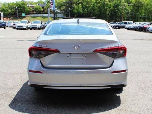Used 2022 Honda Civic EX image 4