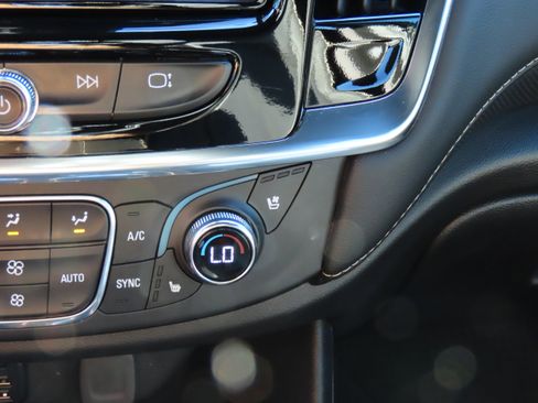 Used 2023 Chevrolet Traverse Premier w/ Redline Edition image 29